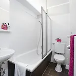 Concept Living Serviced מלון דירות 4*