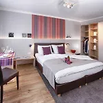 Concept Living Serviced מלון דירות מינכן