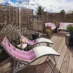 מלון דירות Concept Living Serviced