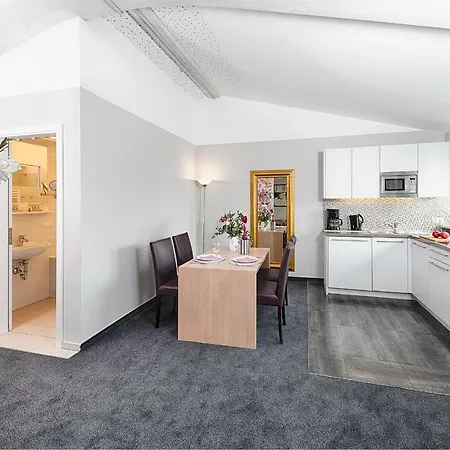 Concept Living Serviced 4*