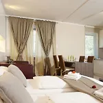 Concept Living Serviced Apart-hotel